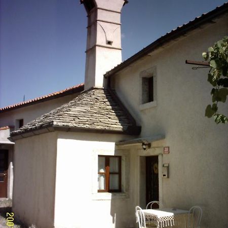 Apartment Valetovi Štanjel 외부 사진